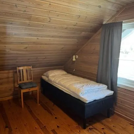 Сasa de vacaciones Koselig Liten Ved Sjoen Skånevik